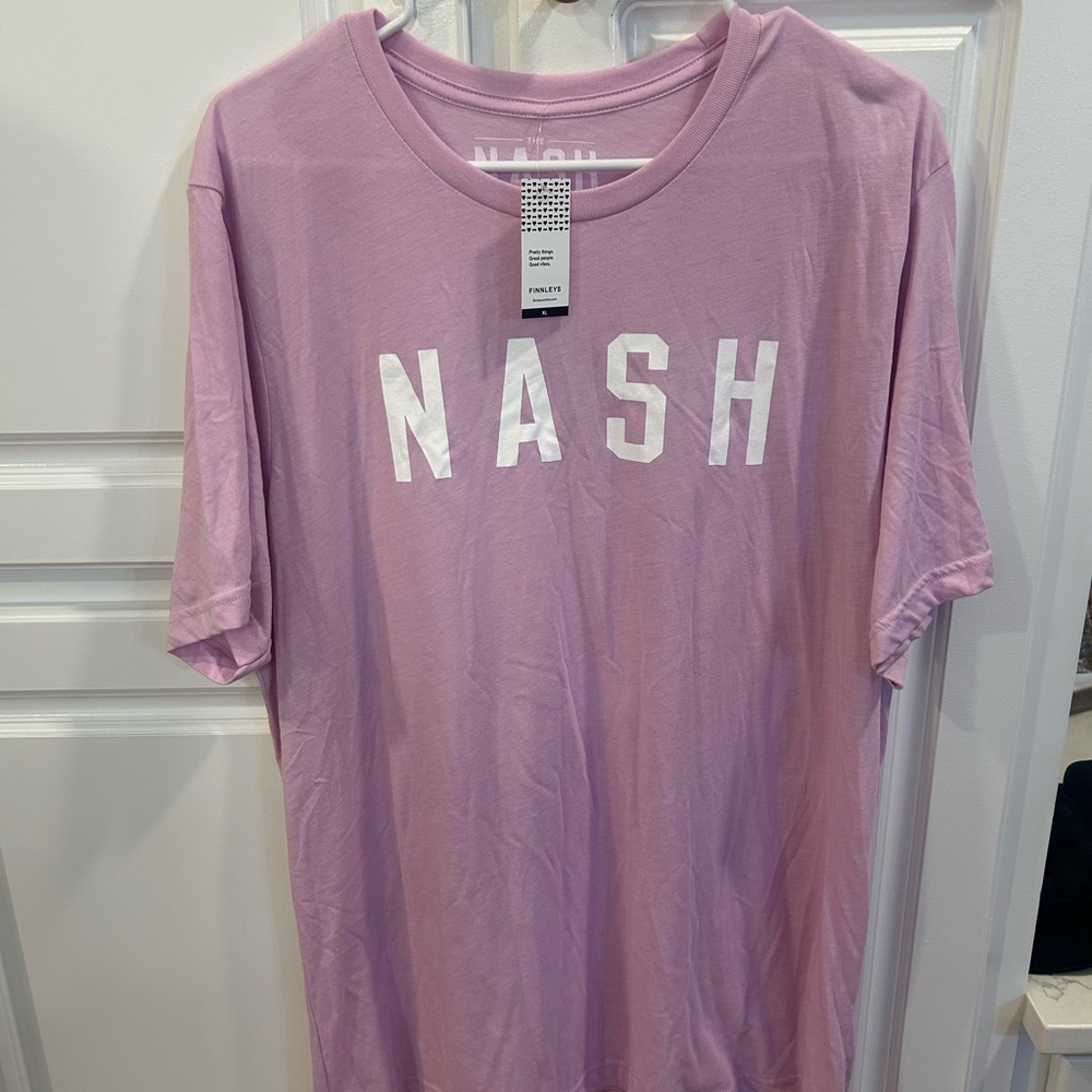 Lilac NASH Graphic T-Shirt NWT women’s XL Nashville retails $42